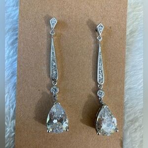 Crystal Dangle Earrings New Pierced‎ Ears